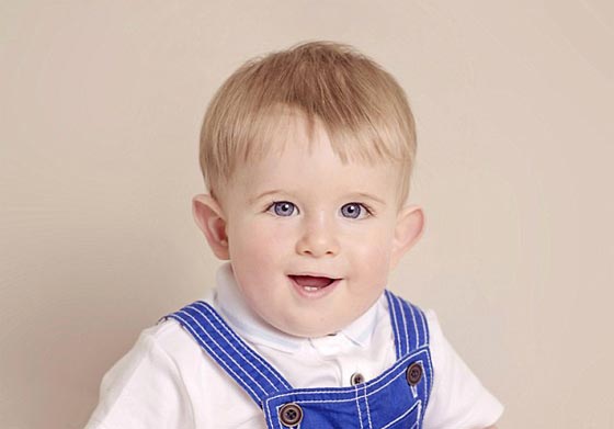 صور ملكة جمال الاطفال نانسي ذات الضحكة الأخاذة بدون اسنان والعينين الساحرتين صورة رقم 5