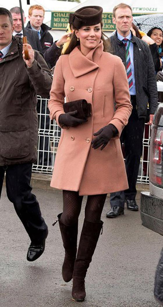 صور الدوقة كيت ميدلتون تعبر عن أناقتها  فى الملابس القصيرة صورة رقم 14