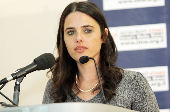 وزيرة قضاء اسرائيل تحاول كسب ود المستوطنين على طريقتها الخاصة جدا جدا صورة رقم 4 وزيرة قضاء اسرائيل تحاول كسب ود المستوطنين على طريقتها الخاصة جدا جدا صورة رقم 4