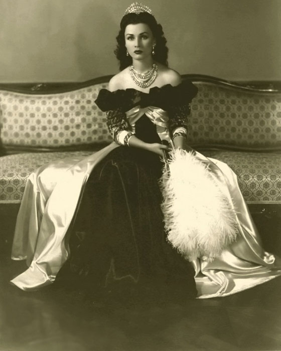 الاميرة فوزية بهرت الملايين وحظيت باحترام الايرانيين.. صور تختصر حياتها صورة رقم 7 الاميرة فوزية بهرت الملايين وحظيت باحترام الايرانيين.. صور تختصر حياتها صورة رقم 7