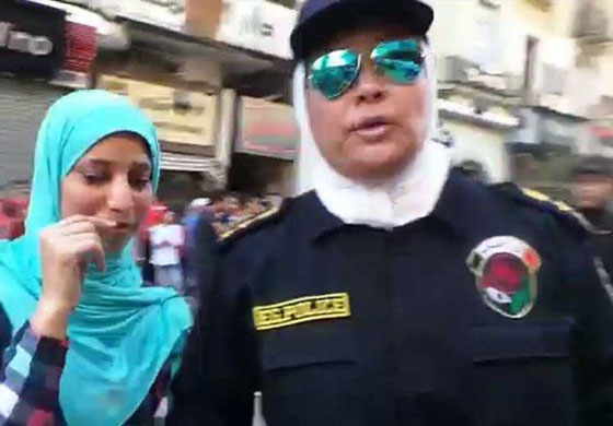 قاهرة المتحرشين القاهريين تدافع عن بنات البلد بالكراتيه وبالقلم على الوش صورة رقم 5