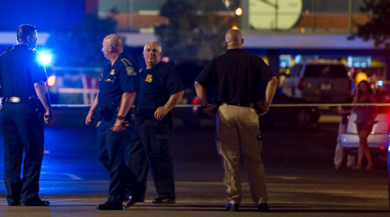 قتيلان وجرحى في اطلاق نار داخل السينما بأريزونا والقاتل ينتحر صورة رقم 6 قتيلان وجرحى في اطلاق نار داخل السينما بأريزونا والقاتل ينتحر صورة رقم 6