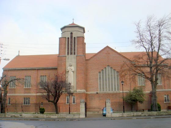 نحو اسلمة المانيا.. تحويل كنيسة الى مسجد يثير غضب الألمان صورة رقم 4