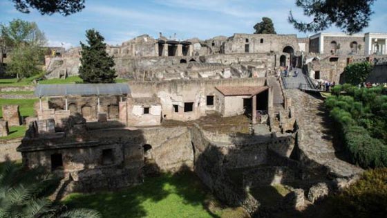 اغلاق مدرج روما العملاق امام السياحة بسبب نزاع عمل  صورة رقم 3