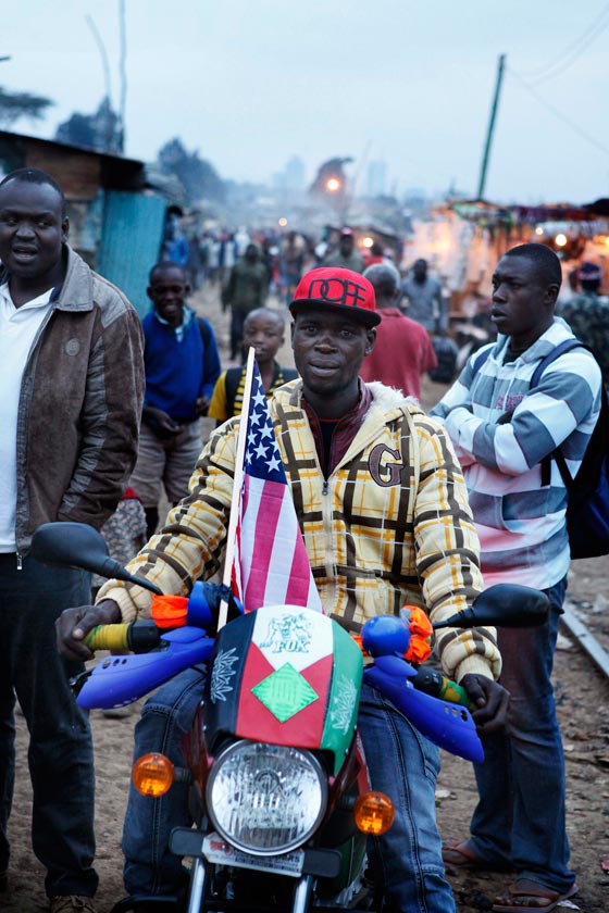 الامن يخلي العاصمة المزدحمة لدى زيارة اوباما لكينيا مسقط راس والده صورة رقم 14