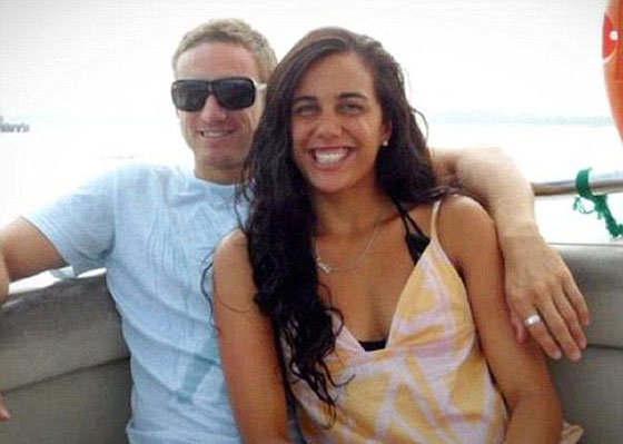 حب من الاساطير.. بقي وفيا لها رغم ان النار شوهت جمالها صورة رقم 15 حب من الاساطير.. بقي وفيا لها رغم ان النار شوهت جمالها صورة رقم 15