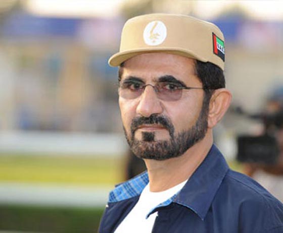 لقطة نادرة لحاكم دبي وهو يعد طعام الغداء في رحلة مع الاصدقاء صورة رقم 4