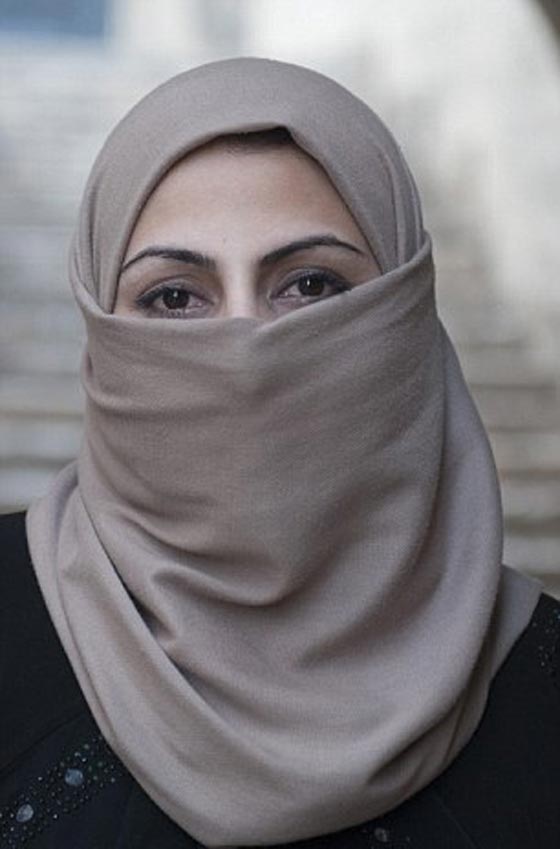 بالفيديو.. منشقة عن داعش تروي قصصا يشيب لها شعر الطفل من قتل وذبح وجلد صورة رقم 2