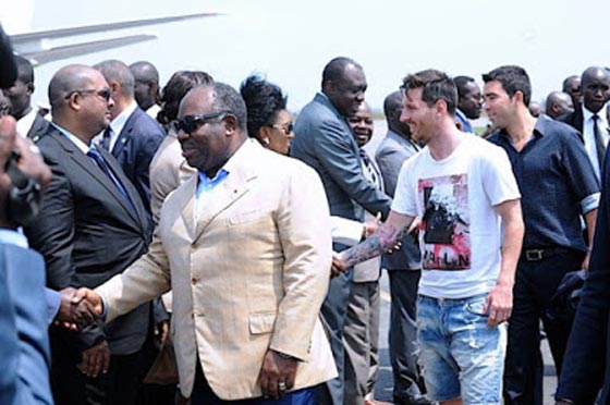 استياء من ميسي ووصف سلوكه بالوقح اثناء لقائه مع رئيس دولة الغابون  صورة رقم 1