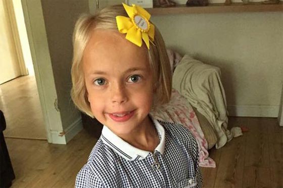 طفلة تساند صديقتها مريضة السرطان بتخليها عن 33 سنتمترا من شعرها الذهبي!! صورة رقم 8 طفلة تساند صديقتها مريضة السرطان بتخليها عن 33 سنتمترا من شعرها الذهبي!! صورة رقم 8