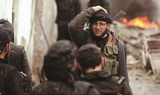 ثلاث فتيات يوقعن عناصر داعش في فخ الاحتيال ويسرقن نقودهم صورة رقم 2 ثلاث فتيات يوقعن عناصر داعش في فخ الاحتيال ويسرقن نقودهم صورة رقم 2