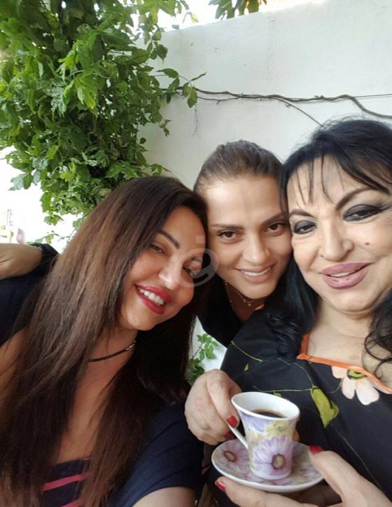 بالصور.. سميرة توفيق تمضي يوما ممتعا في الجبل مع العائلة  صورة رقم 11