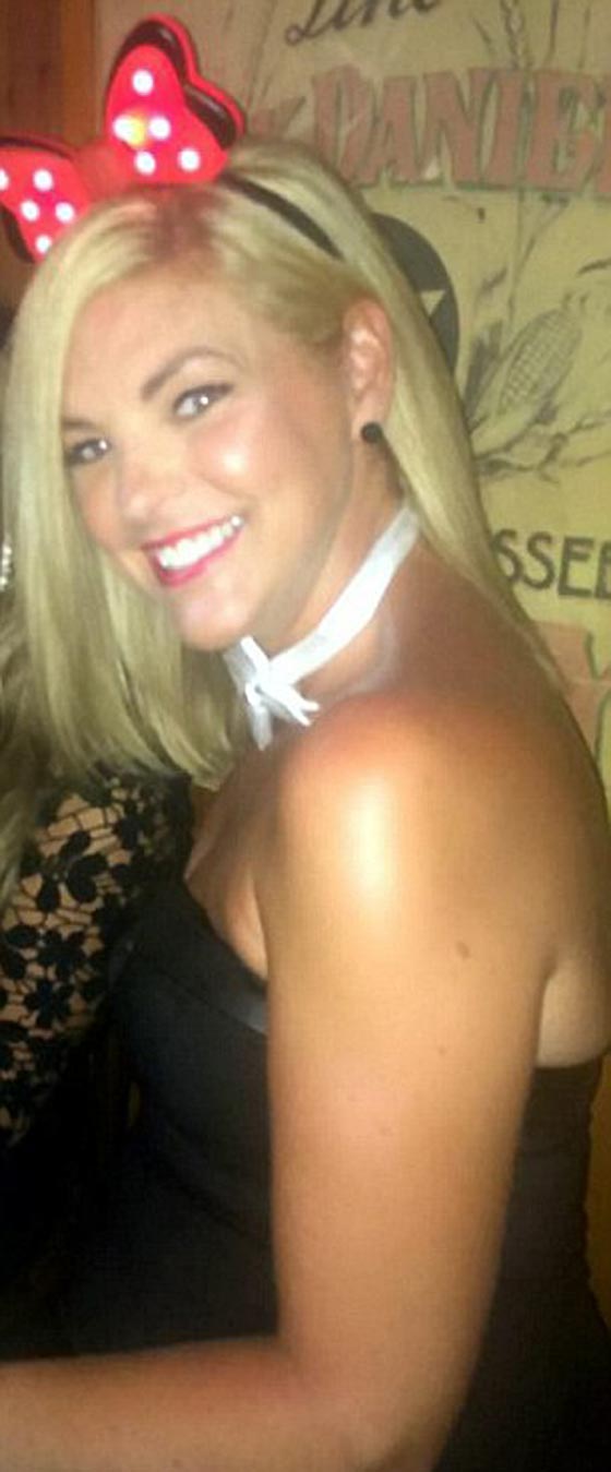 بالصور.. ما السر الذي يجعل ابنة الـ 42 تظهر اصغر من ابنتها صورة رقم 1