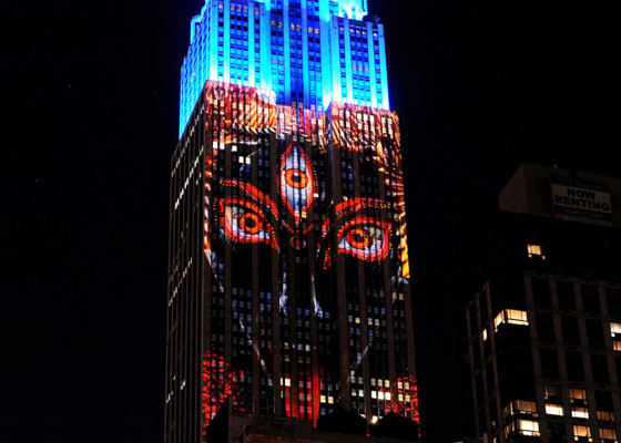 ناطحة سحاب في نيويورك تتحول لشاشة تعرض الحيوانات المهددة بالانقراض صورة رقم 2