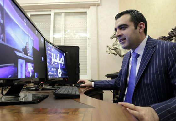 عراقي يقدم برنامجا كوميديا عن داعش ويتعرض لتهديدات بالذبح صورة رقم 3 عراقي يقدم برنامجا كوميديا عن داعش ويتعرض لتهديدات بالذبح صورة رقم 3