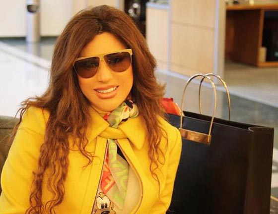 بالصور.. اطلالات مثيرة للنجمات العربيات بنظارات شمسية مدهشة صورة رقم 22