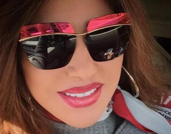 بالصور.. اطلالات مثيرة للنجمات العربيات بنظارات شمسية مدهشة صورة رقم 23