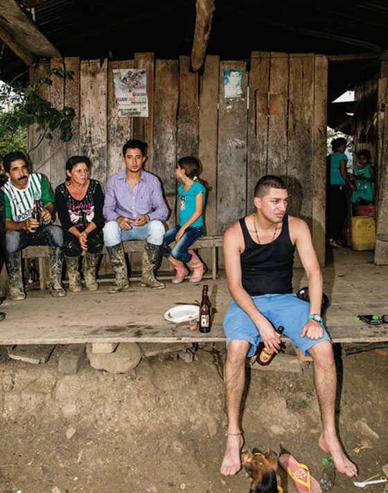  فيديو.. الصدفة تجمع 4 توائم تم تبديلهم بالخطأ منذ ولادتهم قبل 20 عاما صورة رقم 9