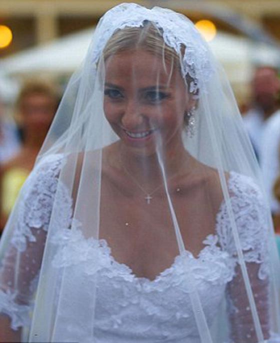 الناطق بلسان بوتين يرتدي ساعة تعادل 4 اضعاف راتبه السنوي! صورة رقم 11