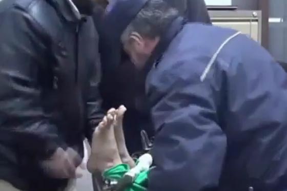 فيديو يظهر تعذيب الساعدي القذافي في السجن بعد تسليمه الى ليبيا صورة رقم 5 فيديو يظهر تعذيب الساعدي القذافي في السجن بعد تسليمه الى ليبيا صورة رقم 5