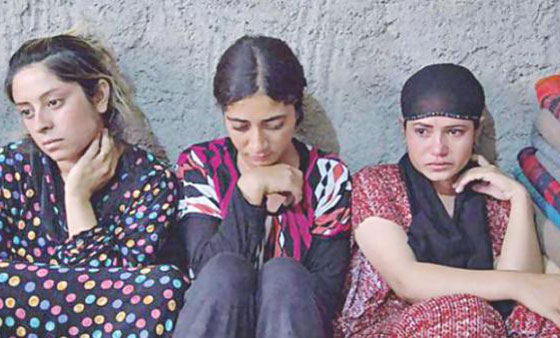 الدواعش يبيعون النساء كما يبيعون براميل البترول.. الاكبر سنا ارخص ثمنا صورة رقم 2