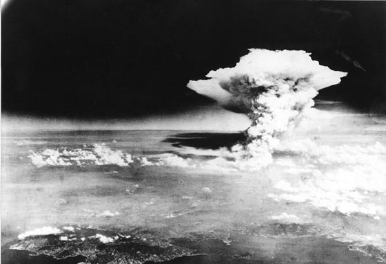 شاهدة على القنبلة النووية: رأيت سحابة الفطر ونهرا مليئا بالجثث! صورة رقم 3