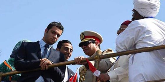 طفل السرطان يحقق امنيته بلقاء السيسي في احتفال قناة السويس صورة رقم 9 طفل السرطان يحقق امنيته بلقاء السيسي في احتفال قناة السويس صورة رقم 9