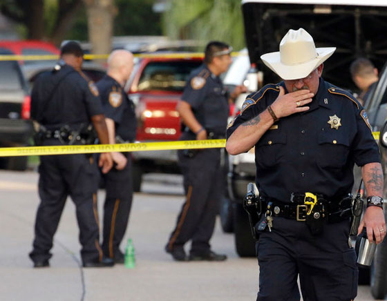 جريمة مروعة.. امركي يقتل 6 اطفال وبالغين في منزل بتكساس صورة رقم 3 جريمة مروعة.. امركي يقتل 6 اطفال وبالغين في منزل بتكساس صورة رقم 3