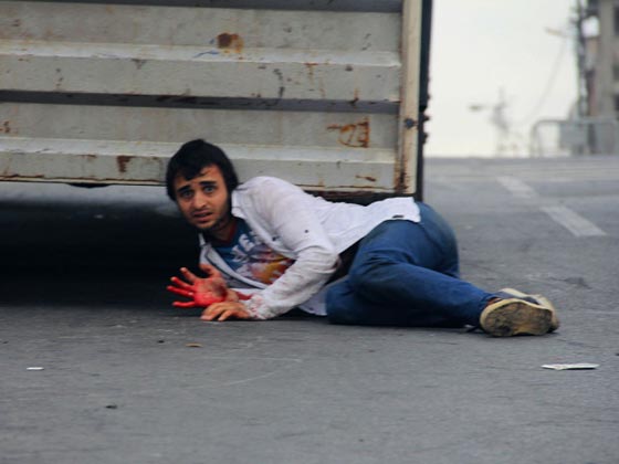 امرأتان تهاجمان القنصلية الامريكية في تركيا وتفجير في مركز للشرطة صورة رقم 13