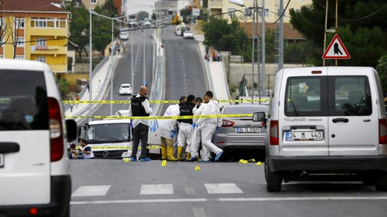 امرأتان تهاجمان القنصلية الامريكية في تركيا وتفجير في مركز للشرطة صورة رقم 18