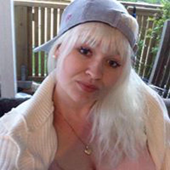 موظفو ماكدونالد يطردون مكفوفة لاصطحابها كلب مرافقة المكفوفين صورة رقم 5