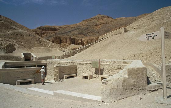 هل يكشف باب خفي في مقبرة توت عنخ امون عن سر تاريخي هام؟ صورة رقم 4