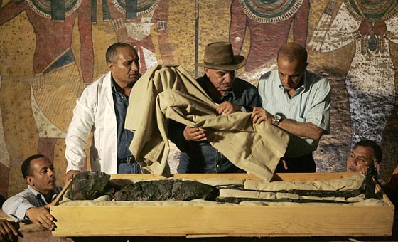 هل يكشف باب خفي في مقبرة توت عنخ امون عن سر تاريخي هام؟ صورة رقم 8