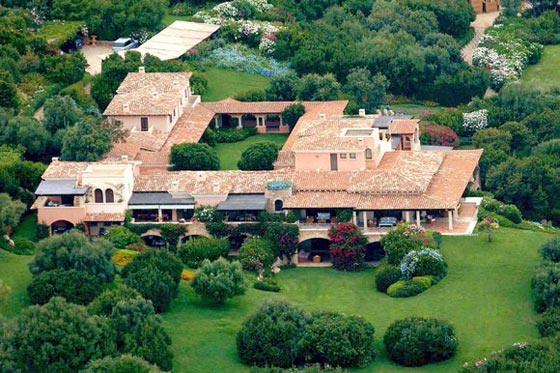 الامير محمد بن نايف قد يشتري قصر برلسكوني بـ 550 مليون دولار صورة رقم 2 الامير محمد بن نايف قد يشتري قصر برلسكوني بـ 550 مليون دولار صورة رقم 2