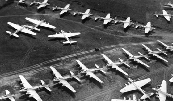 اهالي لندن يرتعدون رعبا لاكتشاف قنبلة عملاقة من مخلفات الحرب صورة رقم 1