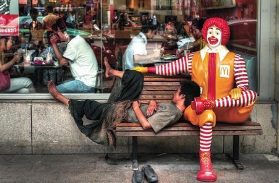 المشردون يجبرون ادارة مكدونالدز على الاعتذار لموظفيها!! صورة رقم 2