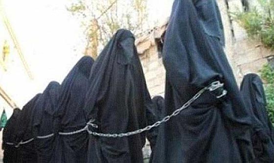 مقاتلو داعش يرون اغتصاب الطفلات واجب ديني ويصلون قبله وبعده صورة رقم 2