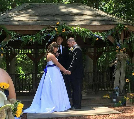 عروس فقدت الذاكرة بحادث ونسيت زواجها.. فتزوجها حبيبها مرة أخرى صورة رقم 1