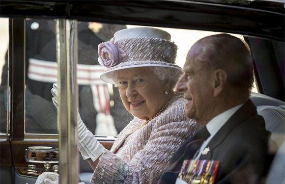 يا جبل ما يهزك ريح.. تهديدات الدواعش لا تخيف ملكة بريطانيا صورة رقم 1