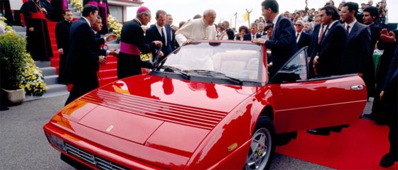 بيع سيارة البابا الراحل بستة ملايين دولار.. وهذه هي قصتها الكاملة صورة رقم 1