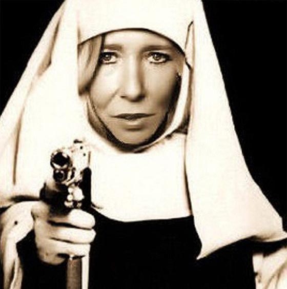  حالة تأهب في مطارات اسكتلندا.. أم الارهاب تصل لتجنيد الشباب صورة رقم 2