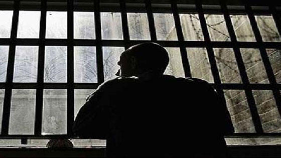 استرالي يبتكر طريقة للفرار من سجنه.. عمودها الفقري الشراشف صورة رقم 1 استرالي يبتكر طريقة للفرار من سجنه.. عمودها الفقري الشراشف صورة رقم 1