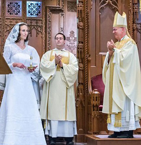 امريكية تنضم الى العذارى المكرست وتتزوج المسيح.. شاهد الفيديو صورة رقم 1