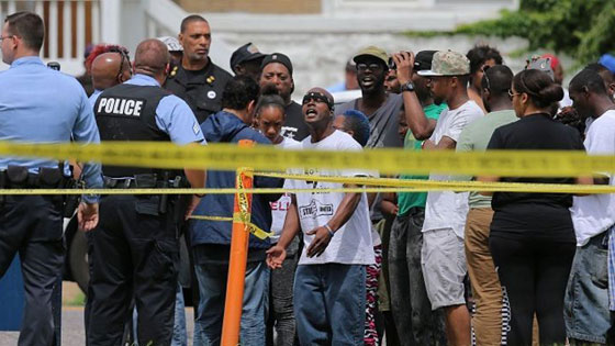 ميزوري تغلي بعد قتل الشرطة لشاب اسود.. بدم بارد صورة رقم 5 ميزوري تغلي بعد قتل الشرطة لشاب اسود.. بدم بارد صورة رقم 5