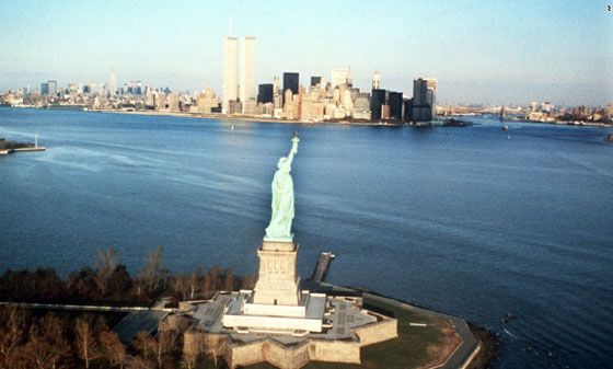 نيويورك.. حالة استنفار في اعقاب تهديد بنسف تمثال الحرية صورة رقم 6 نيويورك.. حالة استنفار في اعقاب تهديد بنسف تمثال الحرية صورة رقم 6