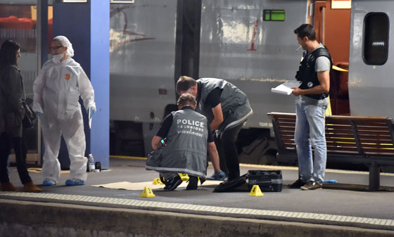 مسلح اسلامي يطلق النار دخل قطار بفرنسا ويصيب 3 اشخاص بينهم ممثل صورة رقم 2