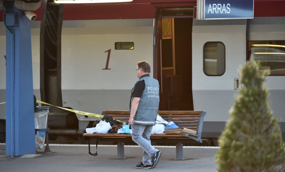 مسلح اسلامي يطلق النار دخل قطار بفرنسا ويصيب 3 اشخاص بينهم ممثل صورة رقم 11