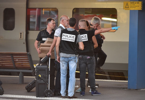 مسلح اسلامي يطلق النار دخل قطار بفرنسا ويصيب 3 اشخاص بينهم ممثل صورة رقم 12
