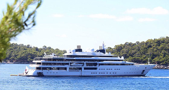 أمير قطر المتنحي حمد بن خليفة يتجول في كرواتيا بملابس بسيطة  صورة رقم 5