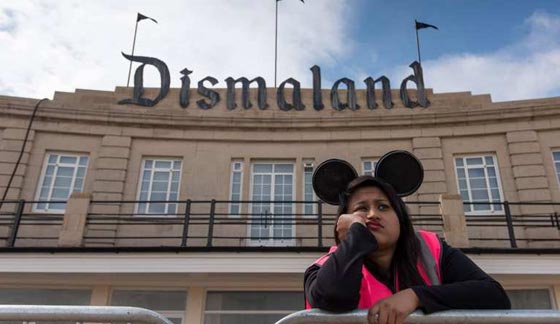 كيف تكون مدينة الضجر والاشباح مدينة ترفيهية في ديسمالاند؟ شاهد صورة رقم 3